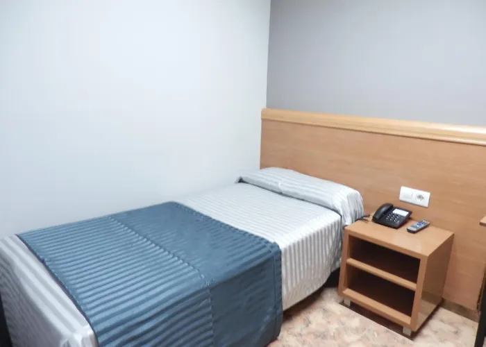 イングレス ホテル *