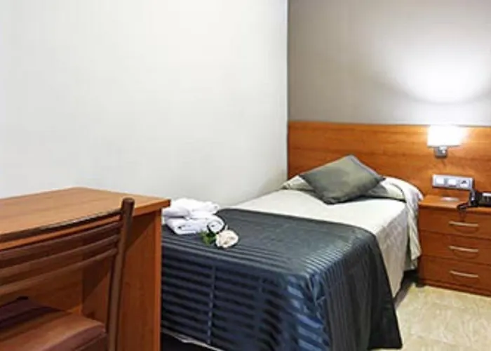 Ingles Hotel *
