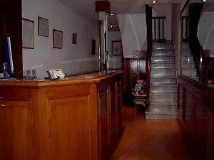 イングレス ホテル *